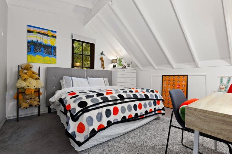 Photo of property in 53 Stillwater Crescent, Stillwater, Silverdale, 0993