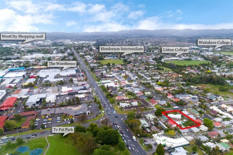 Photo of property in 9 Pomaria Road, Henderson, Auckland, 0610