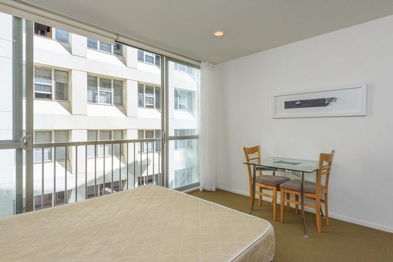 Photo of property in Terrace Heights Apartments, 2/163p The Terrace, Wellington Central, Wellington, 6011