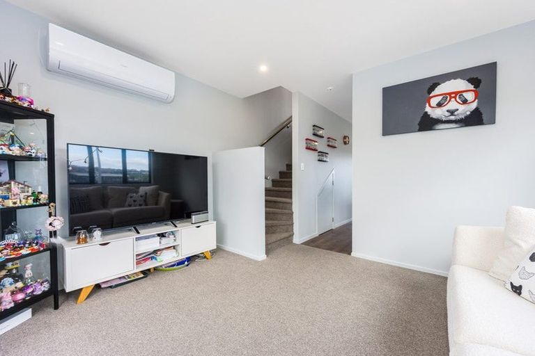 Photo of property in 12a Tikati Rise, Long Bay, Auckland, 0630