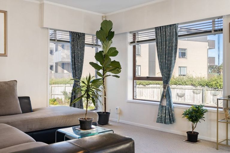 Photo of property in 4/24 Alfriston Road, Manurewa East, Auckland, 2102