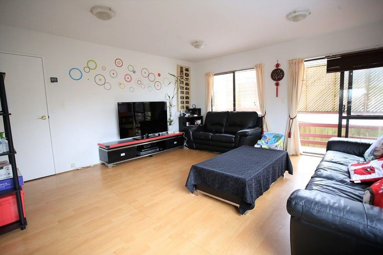 Photo of property in 1/39 Manuka Road, Bayview, Auckland, 0629
