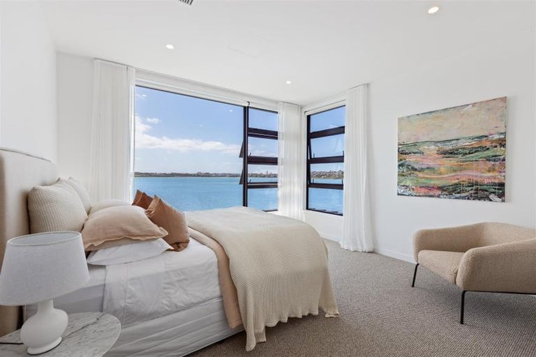 Photo of property in 17 Lansdowne Street, Bayswater, Auckland, 0622