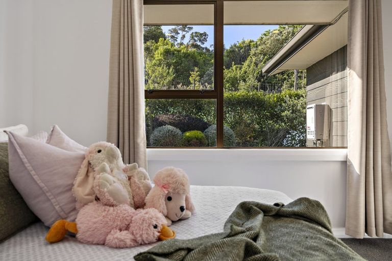 Photo of property in 44b Crosland Road, South Head, 0874