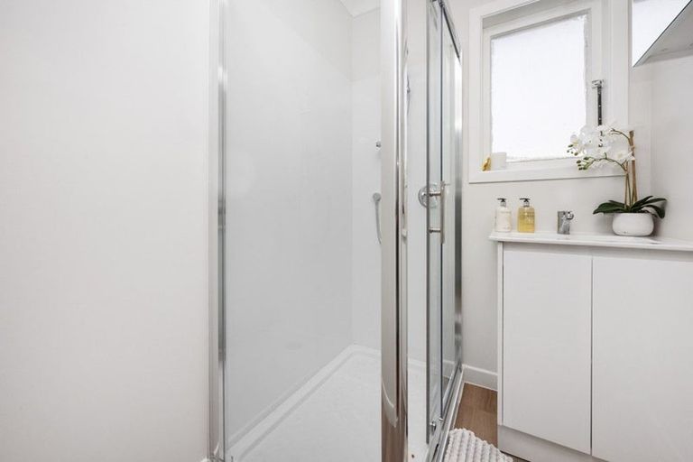 Photo of property in 40 Reid Road, New Lynn, Auckland, 0600