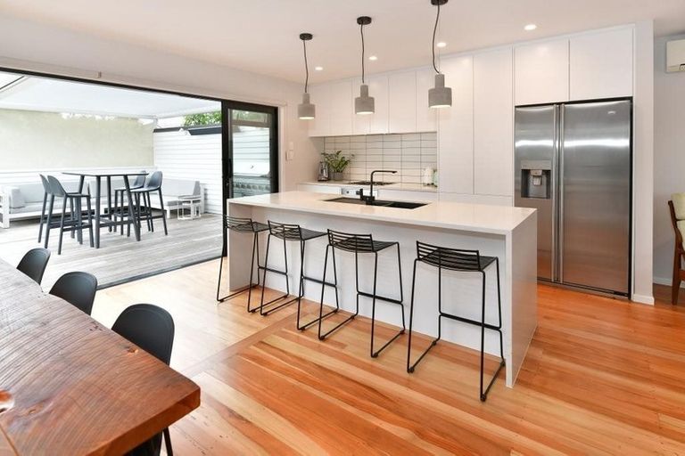 Photo of property in 1/49 Roseberry Avenue, Birkenhead, Auckland, 0626