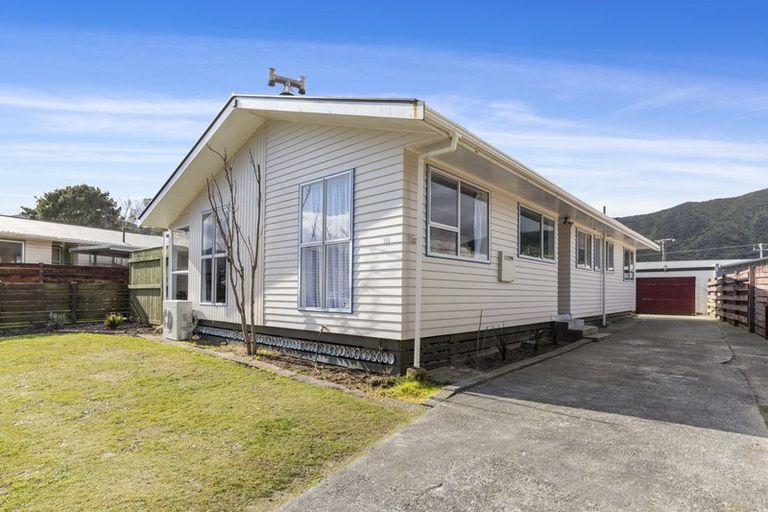 Photo of property in 310 Wellington Road, Wainuiomata, Lower Hutt, 5014