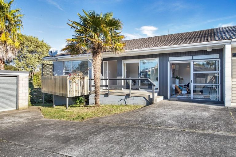 Photo of property in 2/45 Glenmore Road, Sunnyhills, Auckland, 2010