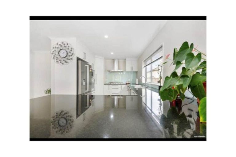 Photo of property in 12 Evelina Lane, Flat Bush, Auckland, 2019