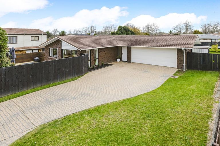 Photo of property in 9 Elrita Place, Conifer Grove, Takanini, 2112