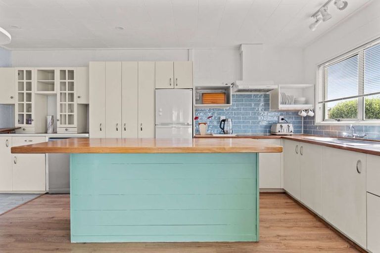 Photo of property in 2 Knox Place, Greerton, Tauranga, 3112