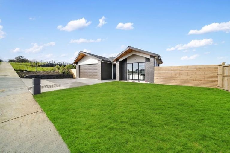 Photo of property in 3 Captain Rings Drive, Papakura, 2110