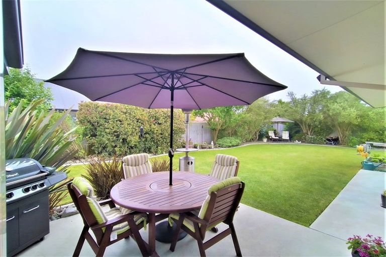 Photo of property in 14 Acacia Avenue, Rangiora, 7400