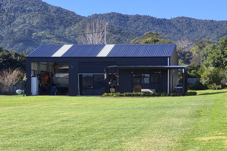 Photo of property in 11 Koromiko Drive, Coromandel, 3506