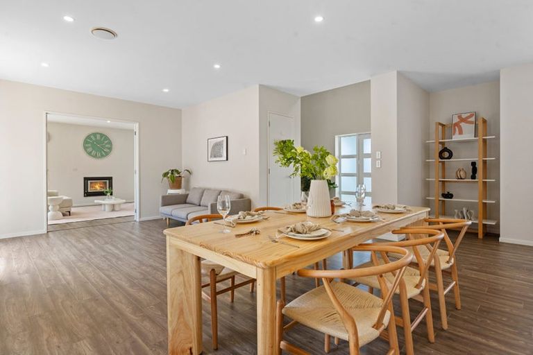 Photo of property in 21 Edgewater Drive, Karaka, Papakura, 2113