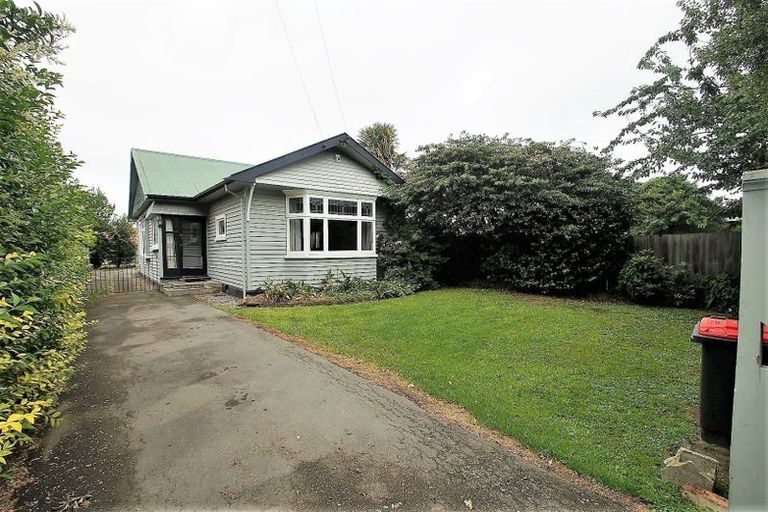 Photo of property in 4 Edward Avenue, Edgeware, Christchurch, 8013