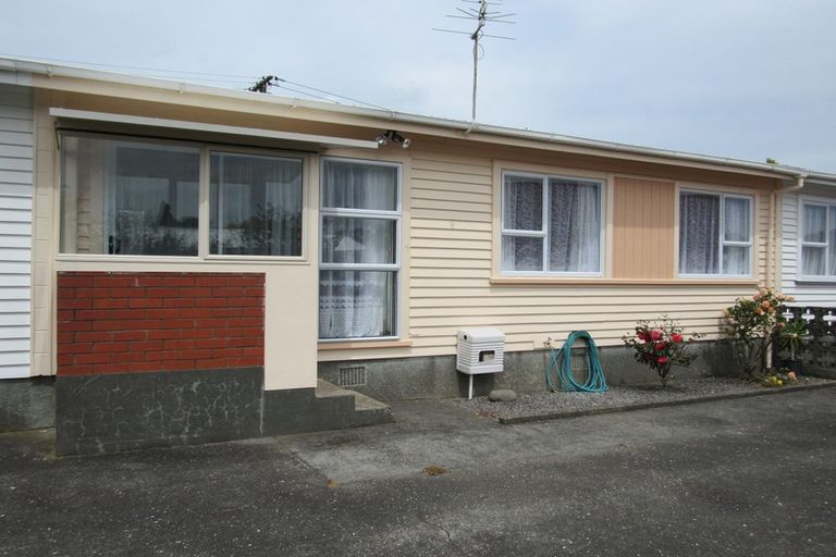 Photo of property in 4/42 Egmont Street, Hawera, 4610
