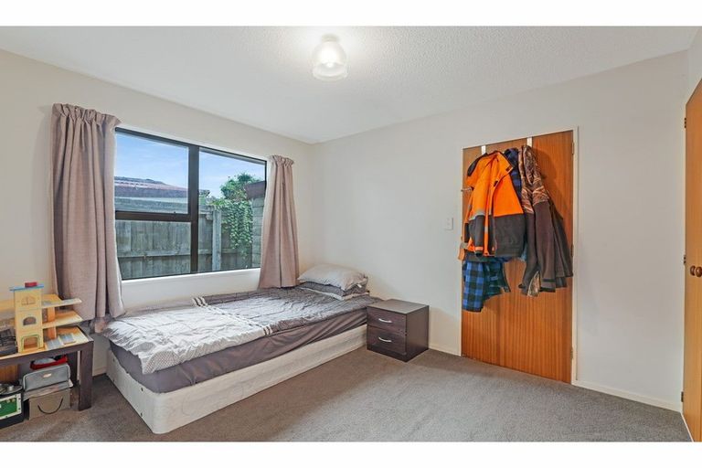 Photo of property in 2/3 Arran Crescent, Woolston, Christchurch, 8062