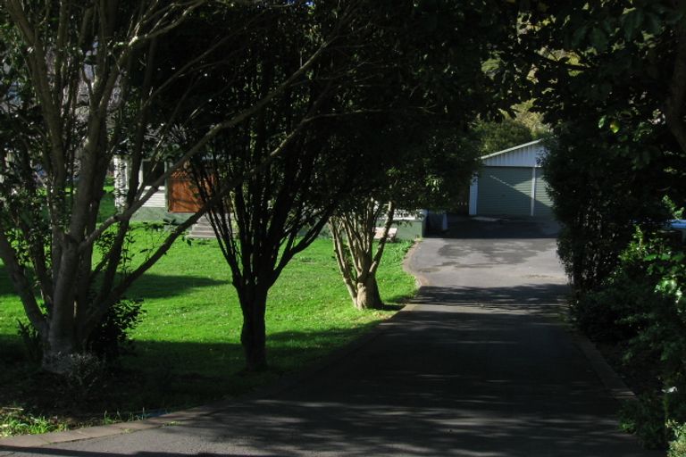 Photo of property in 70-72 Airlie Road, Plimmerton, Porirua, 5026