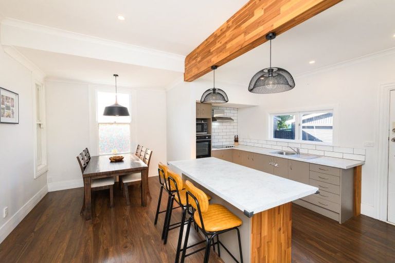 Photo of property in 84 Featherston Street, Takaro, Palmerston North, 4412