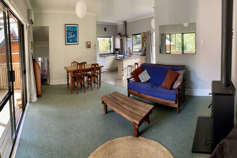 Photo of property in 49 Saunders Close, Whitby, Porirua, 5024