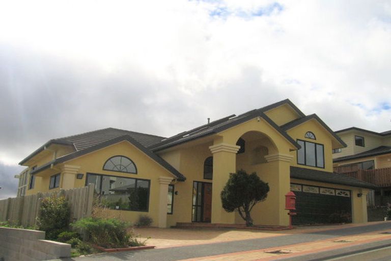 Photo of property in 19 Landsdowne Terrace, Karori, Wellington, 6012