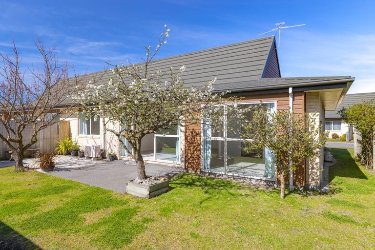 Photo of property in Rivertown Villas, 150 Williams Street, Kaiapoi, 7630