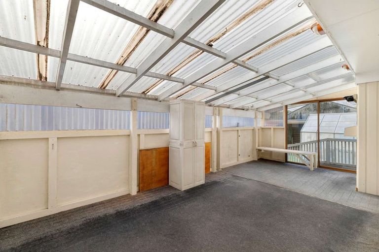 Photo of property in 23 Fernleigh Avenue, Waiuku, 2123