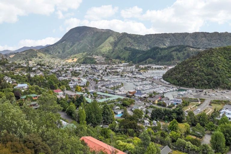 Photo of property in 25a Milton Terrace, Picton, 7220