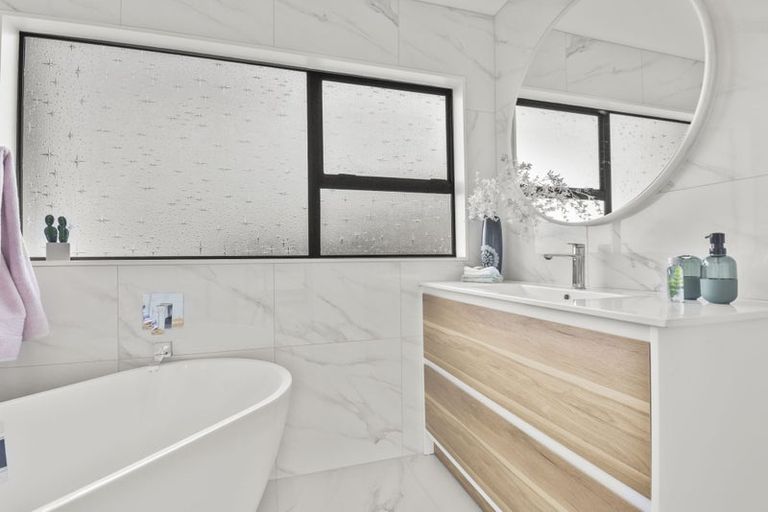 Photo of property in 47 Amorino Drive, Red Beach, 0932