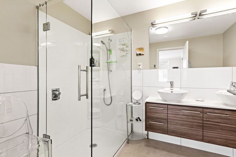 Photo of property in 73 Parkside Drive, Orewa, 0931