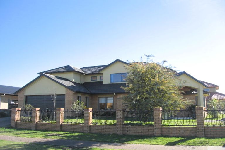 Photo of property in 2 Nielsen Gardens, Rototuna, Hamilton, 3210