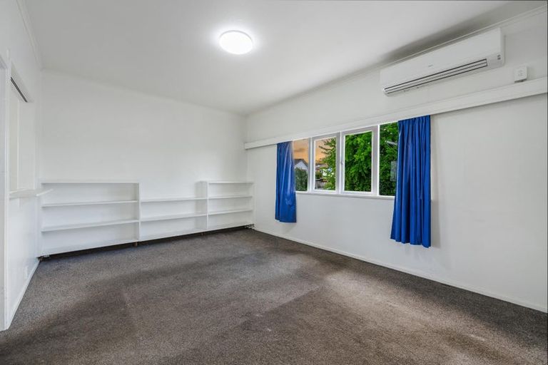 Photo of property in 72 Don Buck Road, Massey, Auckland, 0614
