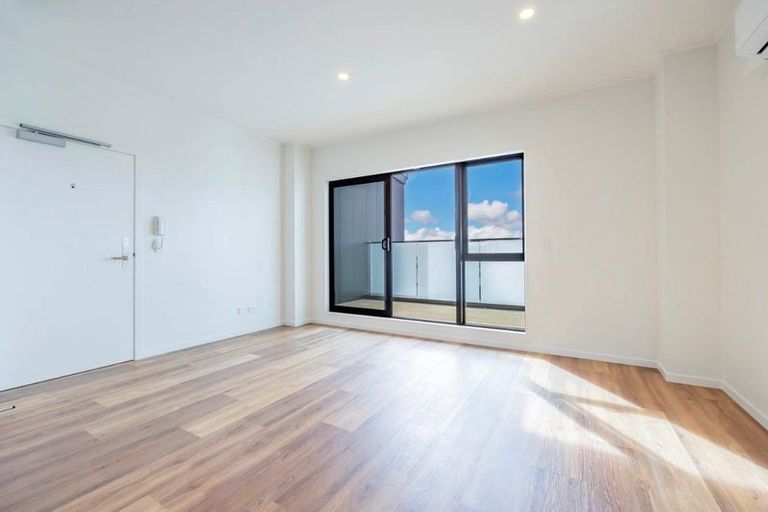 Photo of property in 105/50 Clay Works Lane, New Lynn, 0600