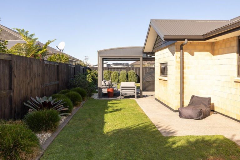Photo of property in 8 Cupples Street, Papamoa Beach, Papamoa, 3118