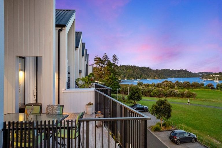 Photo of property in 22 Catalina Bay Drive, Hobsonville, Auckland, 0616