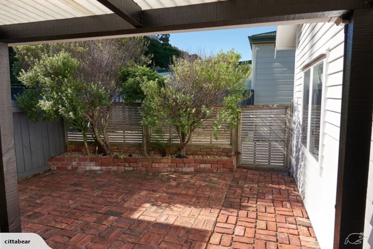 Photo of property in 40 Derwent Street, Island Bay, Wellington, 6023