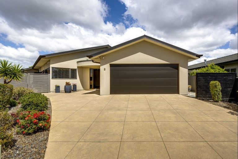 Photo of property in 8 Hanna Place, Havelock North, 4130