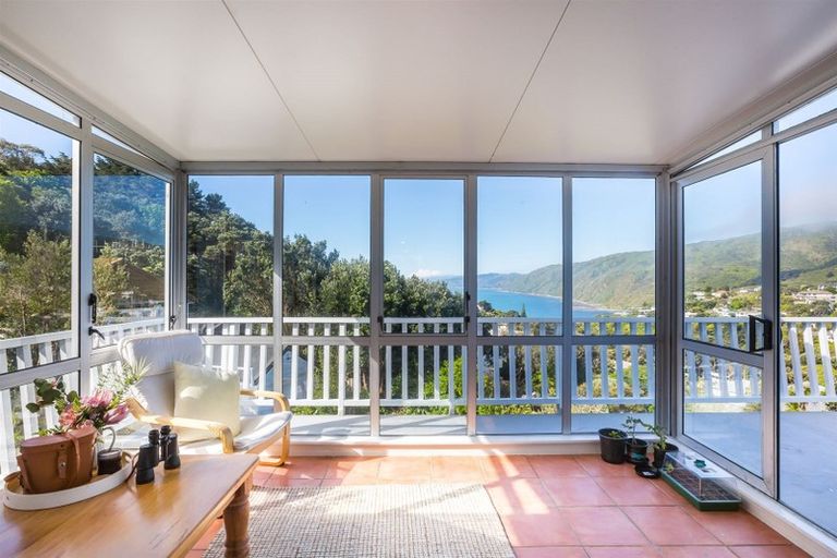 Photo of property in 18 Raroa Place, Pukerua Bay, 5026