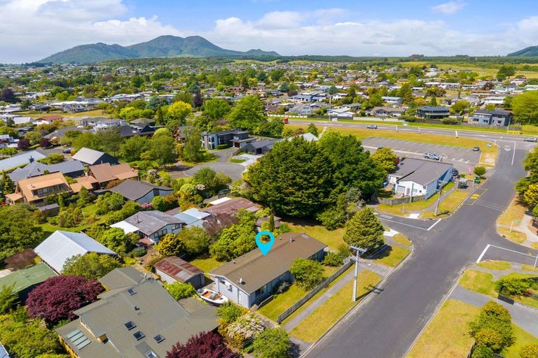 Photo of property in 11 Rainbow Drive, Rainbow Point, Taupo, 3330