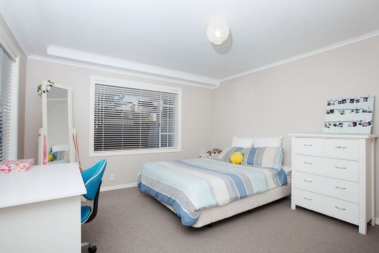 Photo of property in 7a Chatswood Grove, Fitzroy, New Plymouth, 4312
