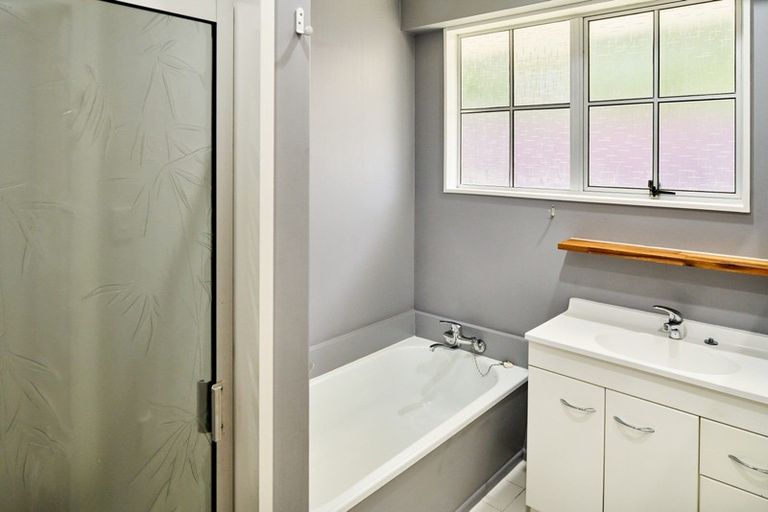 Photo of property in 42 Spinnaker Drive, Whitby, Porirua, 5024