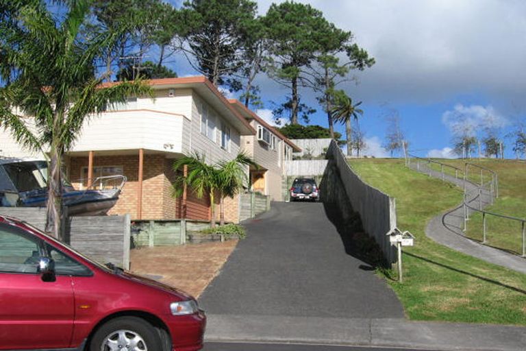 Photo of property in 1/22 Grenadine Place, Unsworth Heights, Auckland, 0632