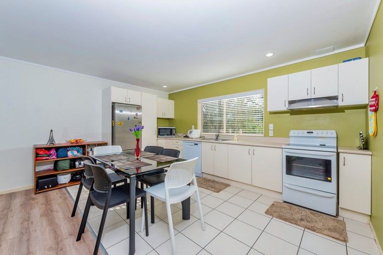 Photo of property in 29 Marinich Drive South, Ranui, Auckland, 0612