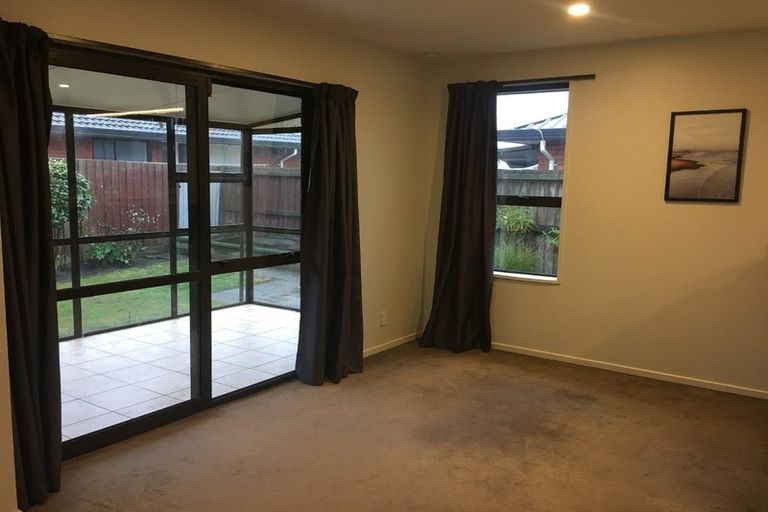 Photo of property in 2/6 Topaz Place, Bishopdale, Christchurch, 8053