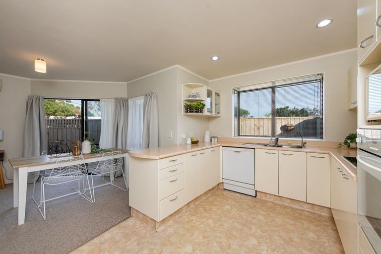 Photo of property in 39a Raumati Road, Raumati Beach, Paraparaumu, 5032