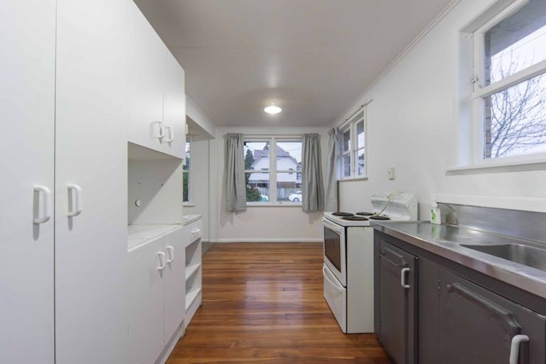 Photo of property in 17 Dowding Street, Melville, Hamilton, 3206