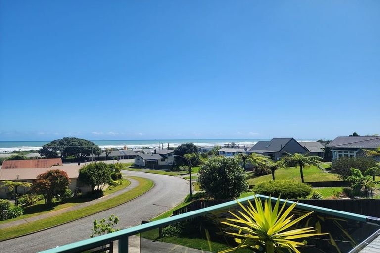Photo of property in 15 Nolan Crescent, Karoro, Greymouth, 7805