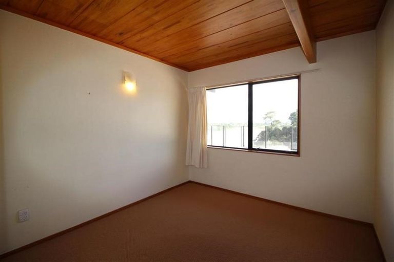 Photo of property in 7 Constable Lane, West Harbour, Auckland, 0618