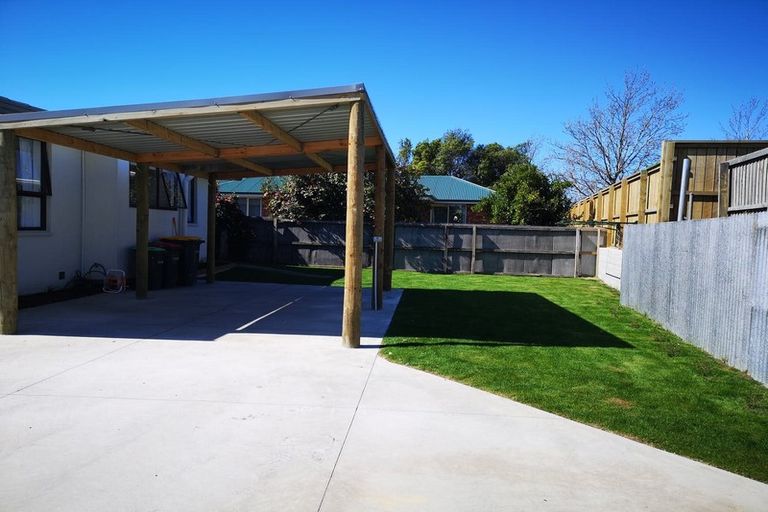 Photo of property in 2/471 Wairakei Road, Burnside, Christchurch, 8053